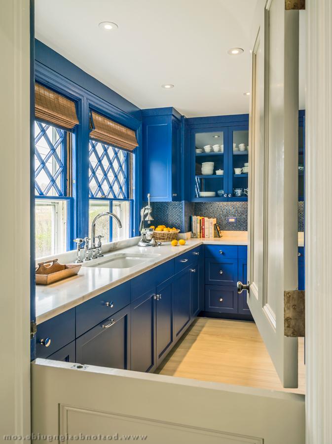 Classic blue kitchen by Paul Weber Architect